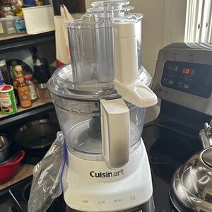 Cuisinart White and Clear Food Processor